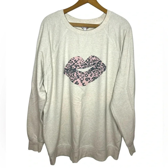 WILDFOX Leopard Lips Kiss Graphic Crewneck Long Sleeve Cream Cozy Sweater - Picture 10 of 10